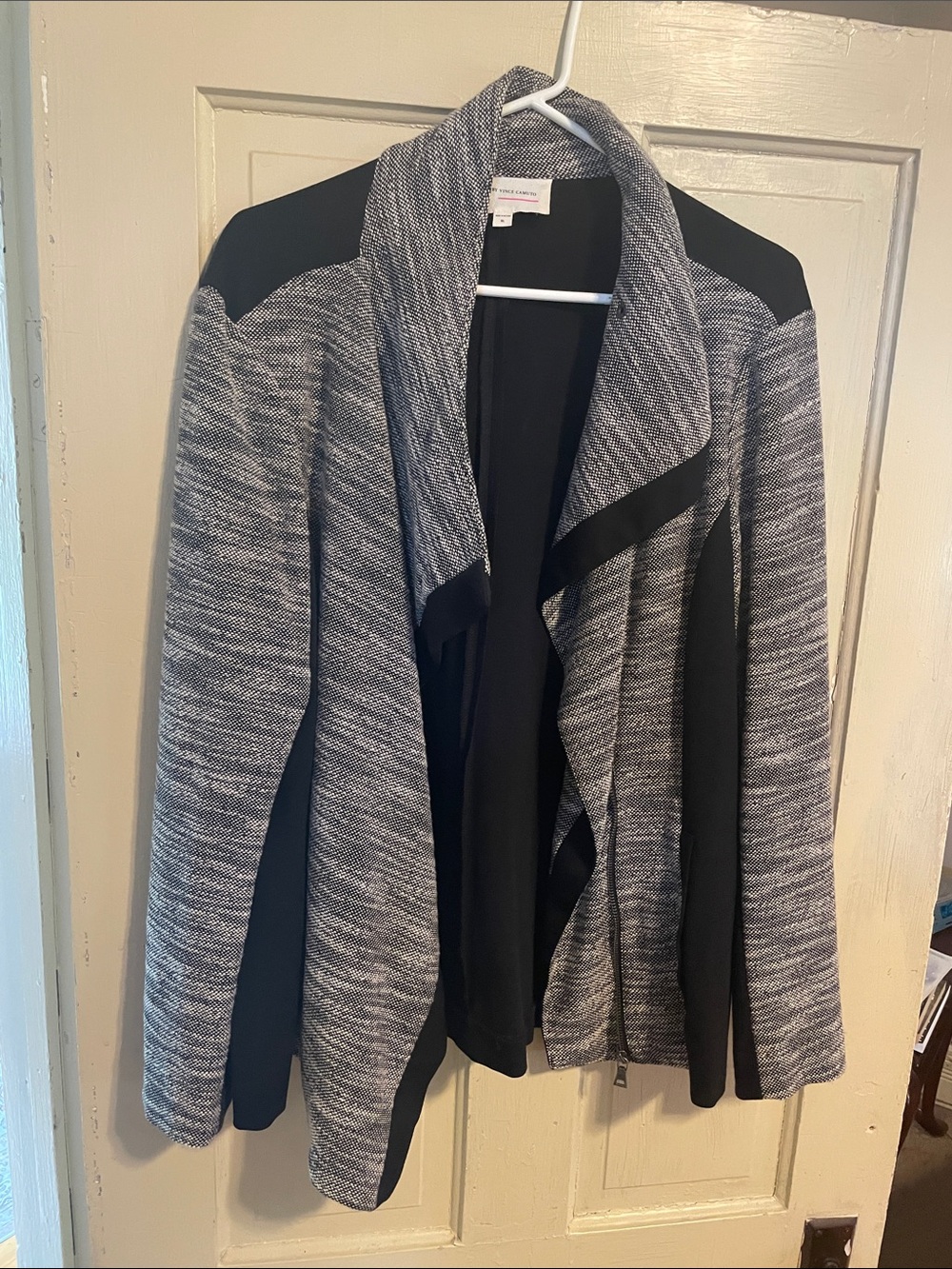 Two by Vince Camuto Gray & Black Open-Front Knit Blazer